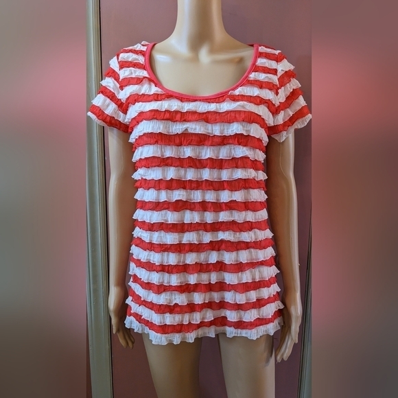 Pre-owned lavish red and white ruffle striped shirt, TE - Picture 1 of 3